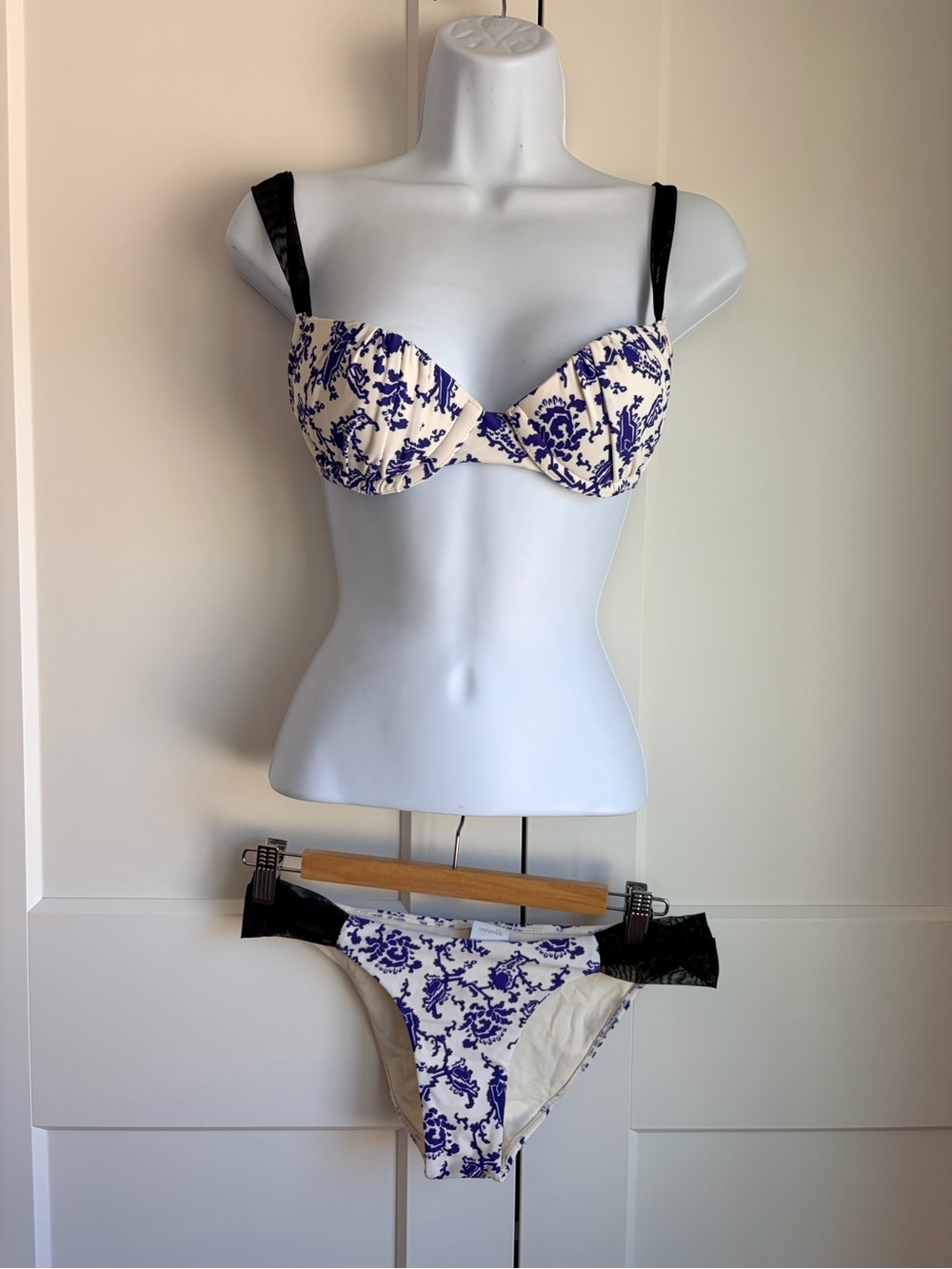 Luxe Sauvage White and Blue Floral Underwire Bra & Bikini Swim Set | S